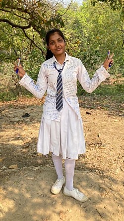 The Confused (◠‿◕) RITIKA